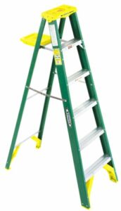 Werner 5904 Single Sided Step Ladder, 225 Lb, 3 in, 3-1/8 in Front X 1-3/4 in Rear, 4-Foot