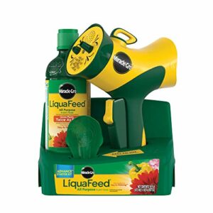Miracle-Gro 1016111 Advance Starter Kit with Garden Feeder Bottle of LiquaFeed All Purpose Liquid Plant Food, and Dosing Spoon, Green